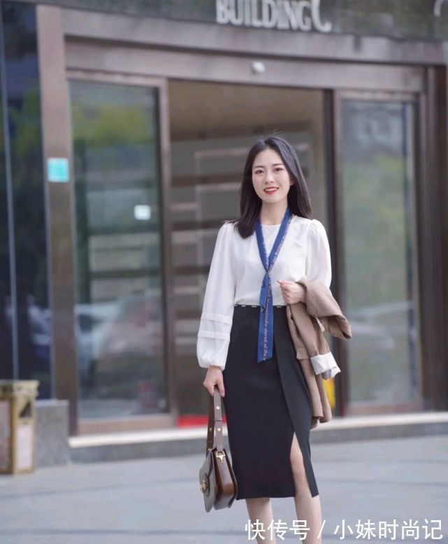 波点|成熟女人的早秋穿搭如何搭配?可以选择简约款,呈现出优雅大方