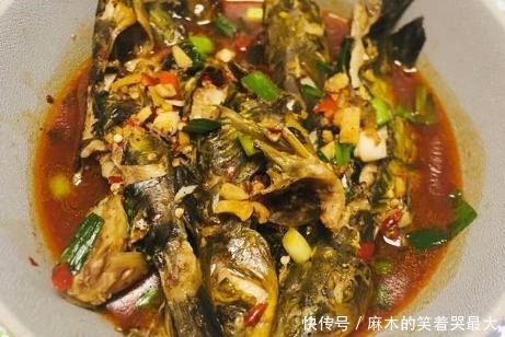 肥美|秋季最肥美的鱼,高钙高蛋白,铁比草鱼高5倍,肉嫩刺少吃着鲜