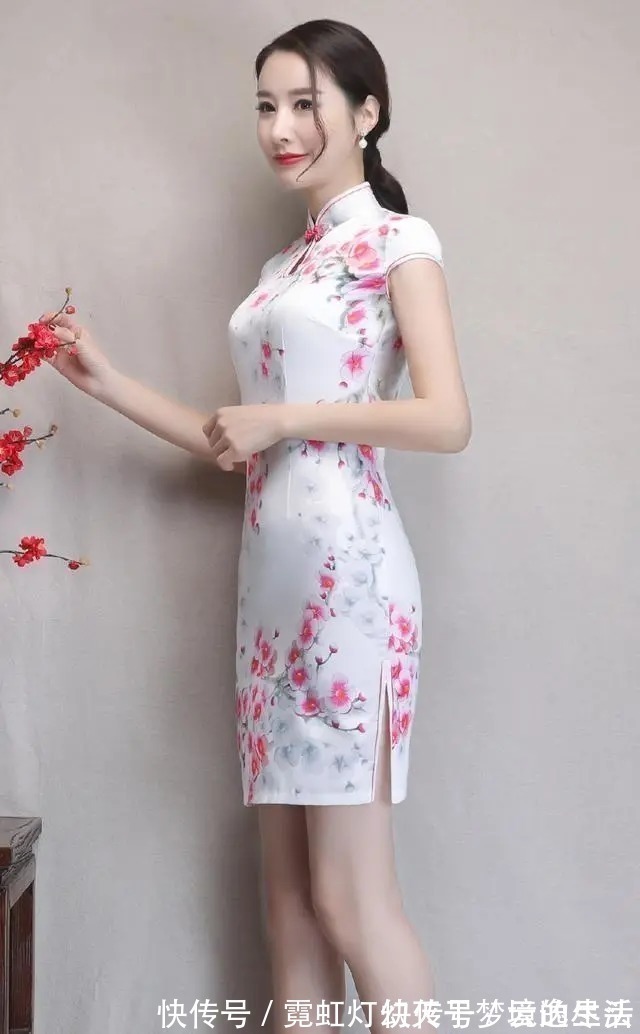 根处|不是所有的女人都能穿出这款旗袍的韵味