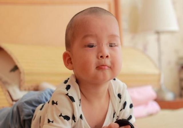 宝娃|6个月是婴儿发育的“分界线”,家长注意宝娃的变化,正确看护