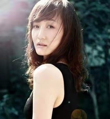 闫博雅|运动员王皓妻子闫博雅,为爱放弃事业当家庭妇女,爱舞蹈更爱丈夫