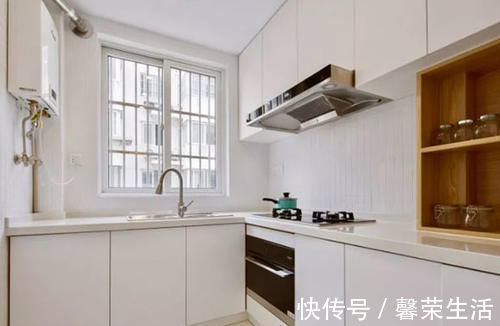 主卧室|榻榻米主卧室,客厅储物柜装可折叠床,这套70㎡二手房装修真实用!