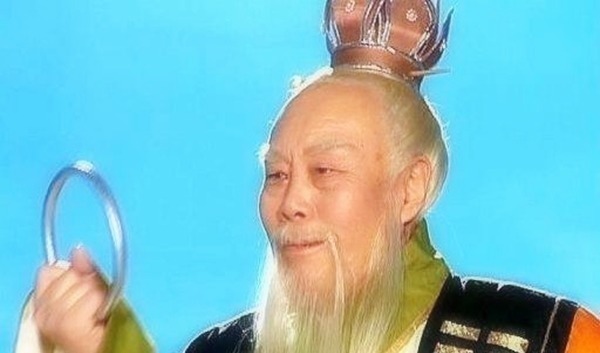 凌霄宝殿$西游记里说,孙悟空大闹天宫时曾和关羽打过一架,二人还不分胜负