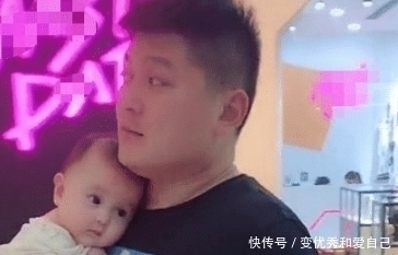 爸爸|奶爸“小鸟依人”式抱娃:这是最豪华温暖的“移动软卧”了!