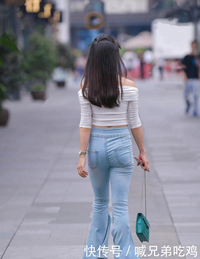 身上|别不服,“喇叭裤”在修身上有一套,微胖女孩想必心知肚明!