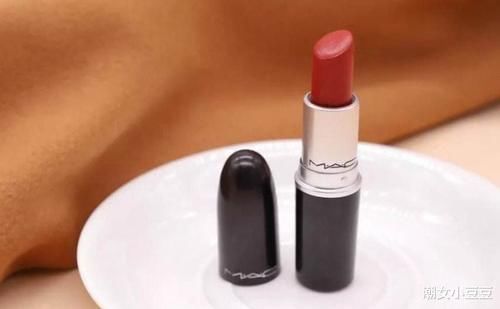 一白遮百丑,这4款才是真正的冬季显白口红,新手用也不会出错