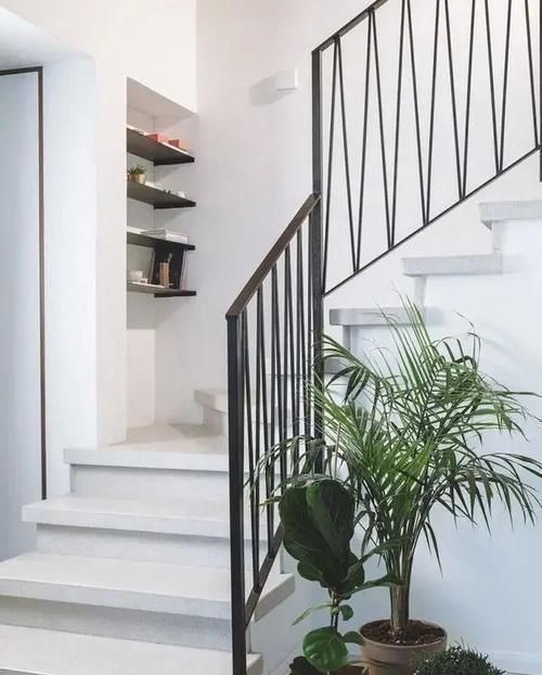 休闲区|窗边这样设计，一边悬空书桌做书房，另一边卡座做休闲区，省30平