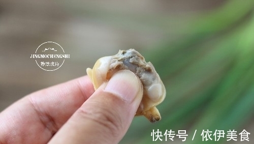 花蛤|夏天，鸡蛋换个炒法，又香又鲜，口感丰富，比番茄炒蛋还好吃