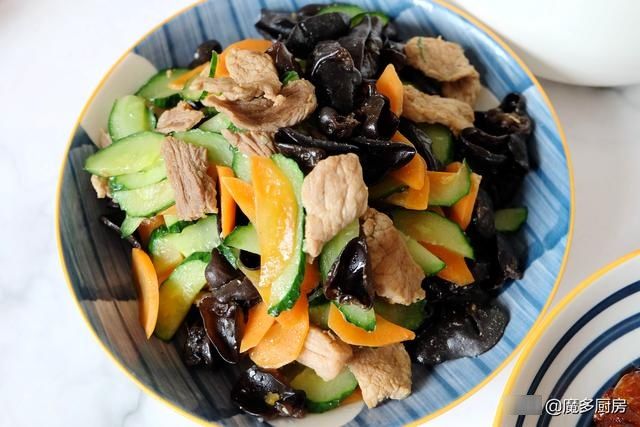 身体棒|妈妈每天换着花样给孩子做饭，有荤有素营养健康，孩子爱吃身体棒