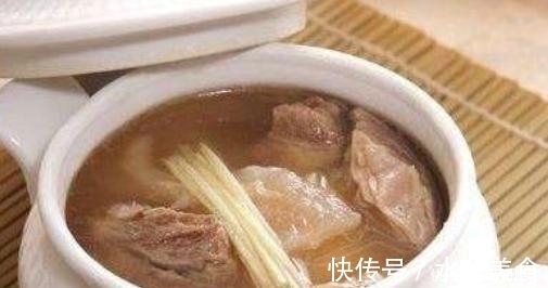 炖牛肉和羊肉时，不要再放这两种“香料”了，网友难怪越炖越膻