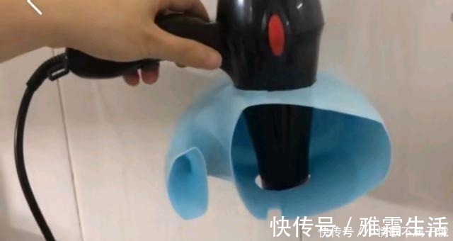 卫生间|洗衣液瓶子开两个圈留下把手，放卫生间里，这个妙用你肯定想不到！