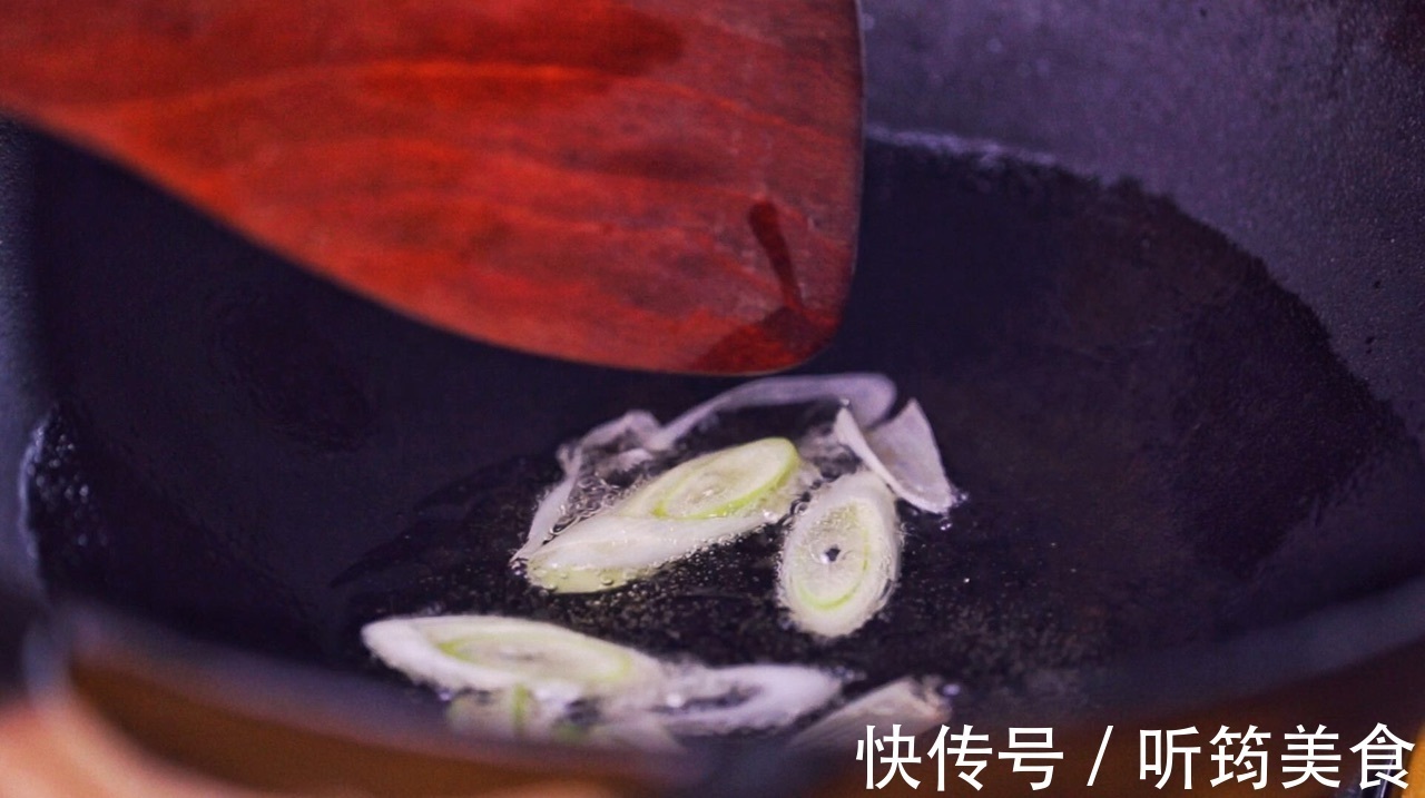 胡萝卜素|三色小炒胡萝卜山药木耳,美味健康,营养好做