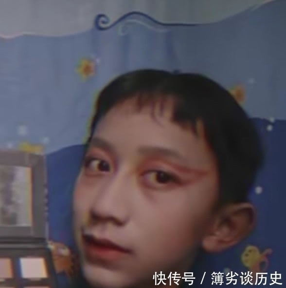 作业|小学生尝试“欧美妆”,开始:作业留太少?看到效果后:老阿姨给跪了!