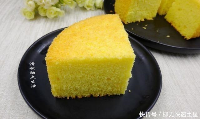 这个蛋糕材料简单,容易成功,鸡蛋口味香浓