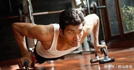 俯卧撑|男性坚持每天做俯卧撑,最后都如何了真相或与你想的不一样