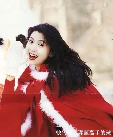 红色|完形填空从90年代火到21世纪的是____的长裙和____的头发!