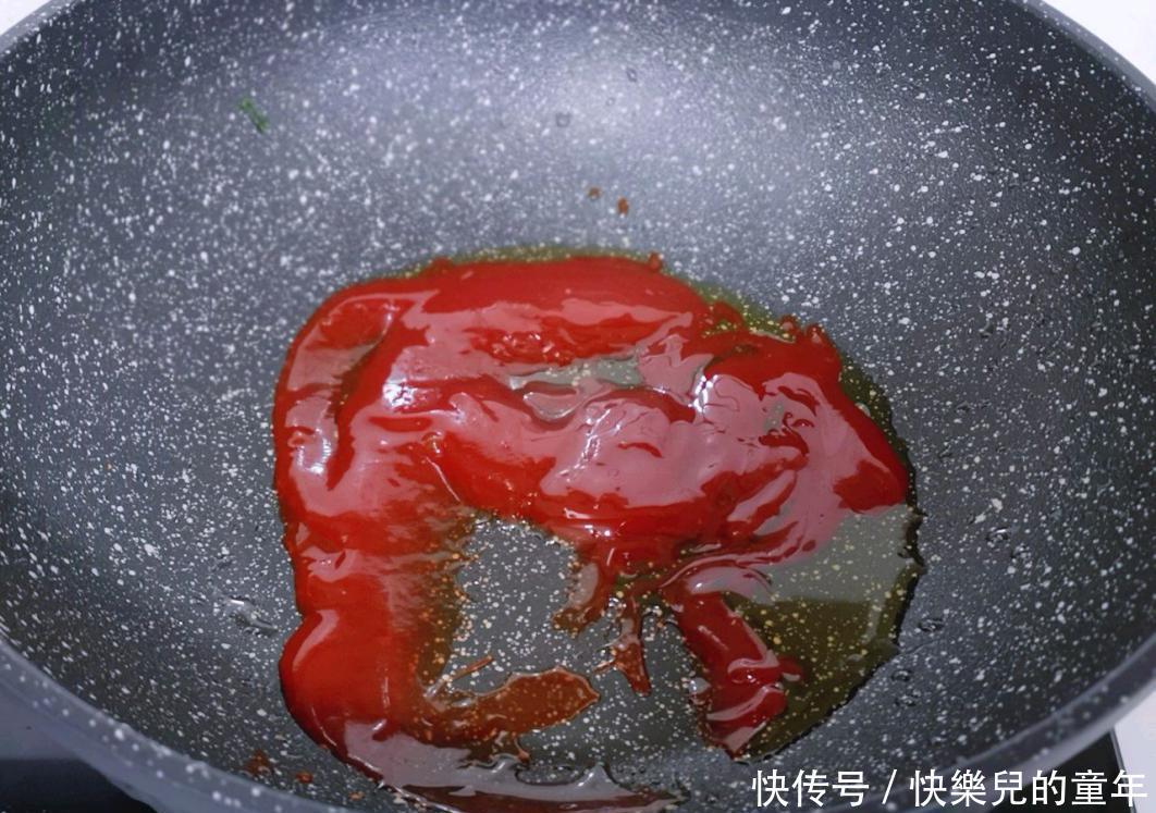 酸酸甜甜的口感再配上一碗米饭，孩子天天吵着要吃，下饭必备