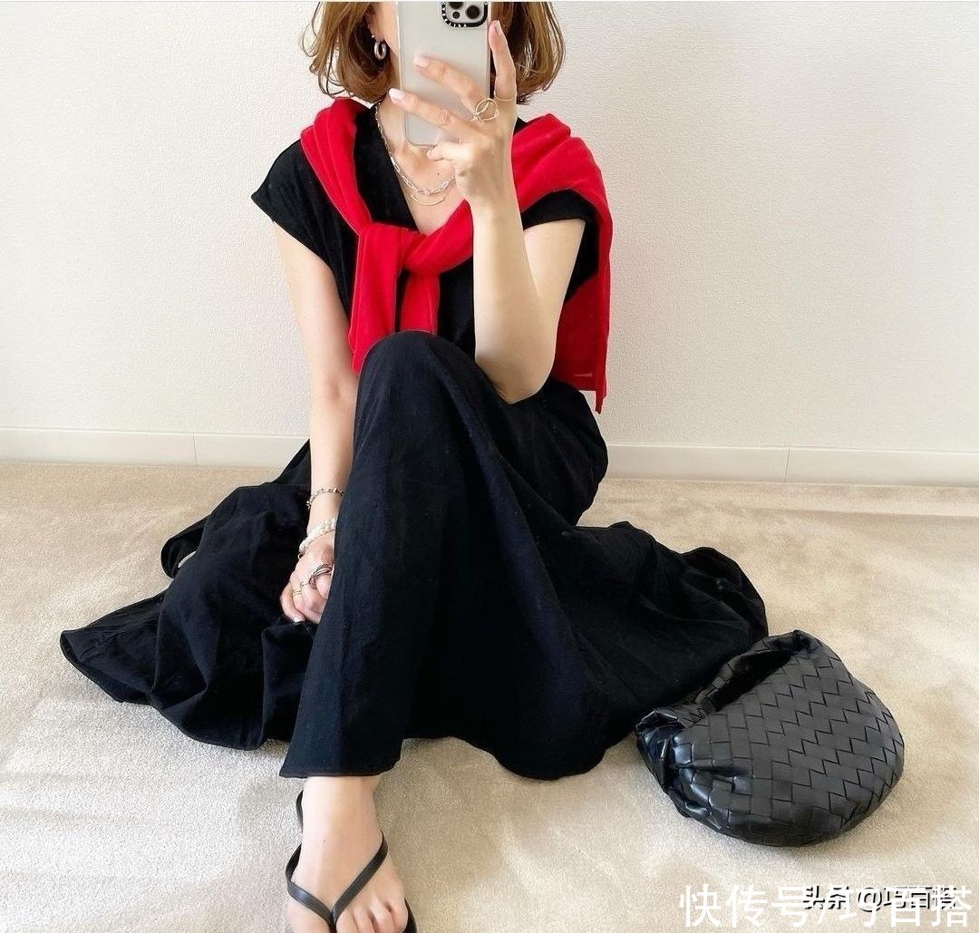 毛衣|夏日叠穿朝谁看齐？除了这位博主姐姐，其他人的穿法都不接地气