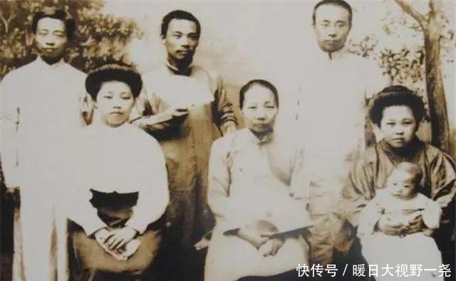 鲁迅|鲁迅为何说:穷人的穷是真的,富人的穷,扫扫地缝还能吃三年