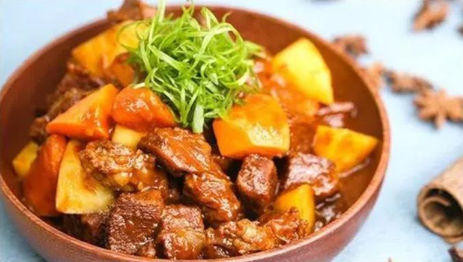 炖牛肉有啥技巧？厨师分享“3做2不做”，软烂鲜香没腥味，特好吃