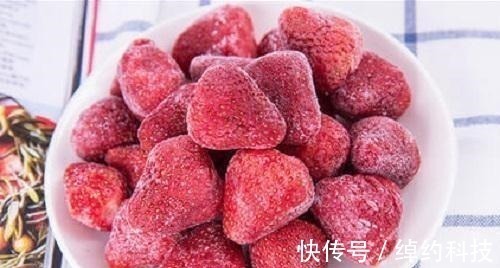 最适合放冰箱冷冻的4种水果，冻好后别有风味，吃着比雪糕还爽！