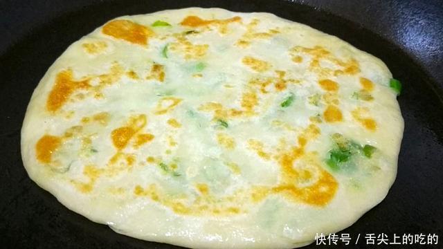 食材|葱花饼这样做太香了,多加1种食材,外酥里软,凉了也不硬,解馋