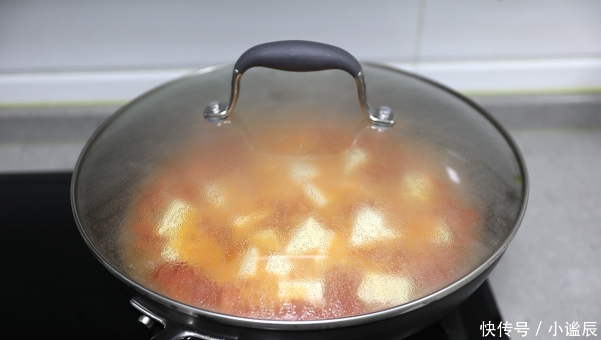 豆腐|春季多吃此道汤菜,味美补钙,大人孩子少闹病,男人常吃身体壮