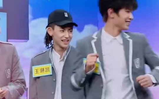 披荆斩棘的不是哥哥,是芒果tv的后期吧