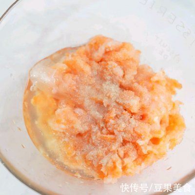 豌豆|把全家人征服的芝士拉丝鱼肉饼,好吃到过分