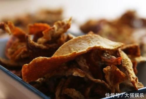 中年|俗話說(shuō):“1兩陳皮1兩金”,常用陳皮泡水喝,會(huì)給帶來(lái)5個(gè)好處!