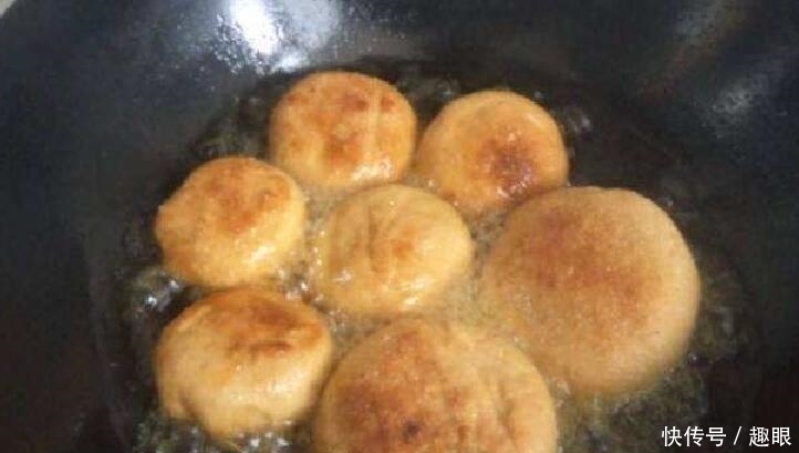 三伏天,馅饼油条靠边站,早餐吃它,全程不揉面,鲜香料足太香了