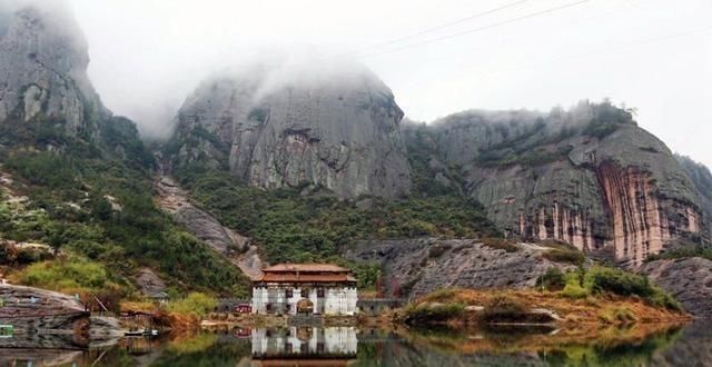 惊险！湖南“超大”景区火了，挑战高空项目，游客匿名前来打卡