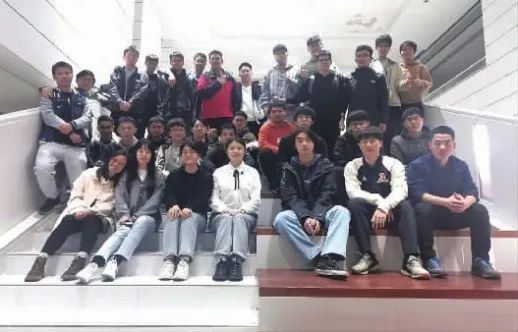 学霸|一个班32人，全部保研