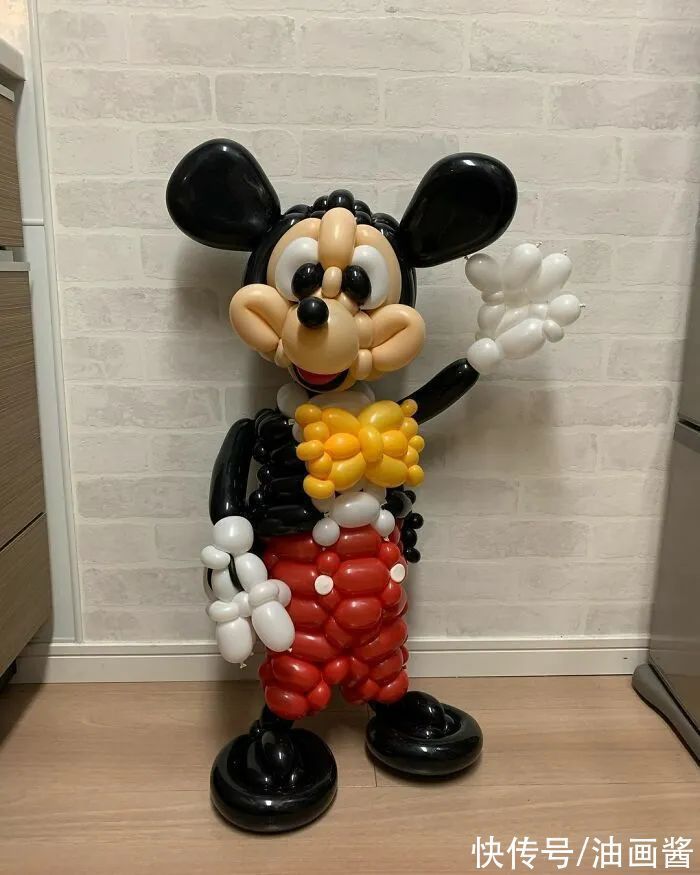 卡通角色|该来的还是来了!童年梦想成真,他用气球扭出经典的卡通角色