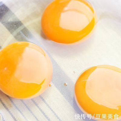 核桃红枣蒸蛋糕这么做,健康还营养,好妈妈要收藏