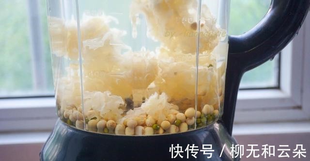 牛奶|入秋后，多给家人喝这汤，比牛奶好喝比豆浆营养，去火润燥效果好！