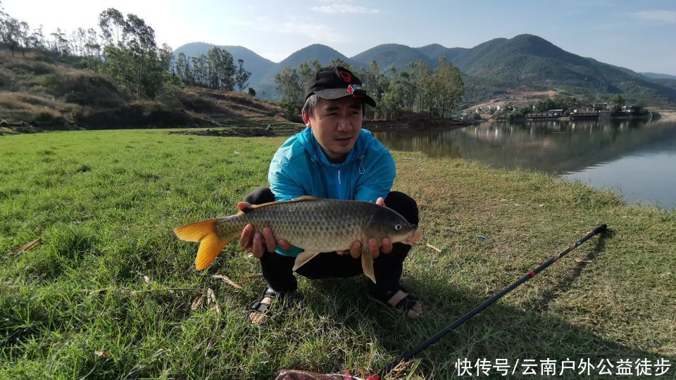 昆明|昆明周边楚雄鱼跳楼水库夜钓,老坛玉米挂钩,天亮终获野生大鲤鱼