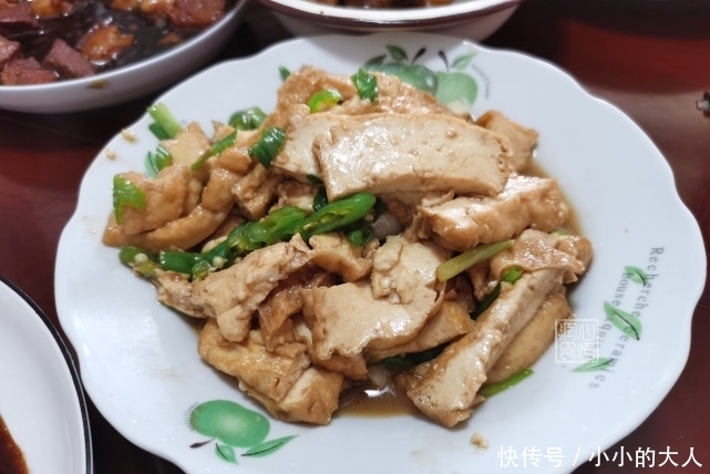 土鸡|自己做9菜一汤家人聚餐,成本不足200元,妈妈:你们就是爱去饭店
