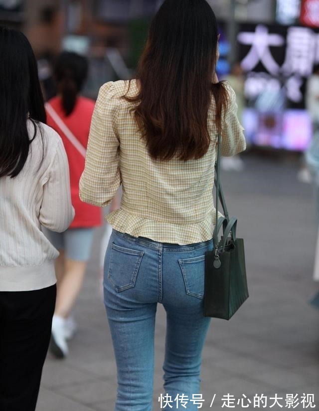 裙子 明亮耀眼的瑜伽裤穿出优雅高级感,塑造长腿美女的风范,靓丽高挑!