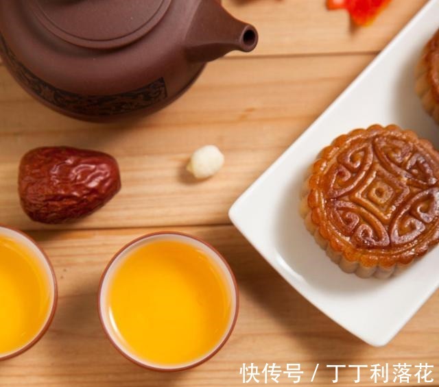 月饼蒸出来,又软又糯,做法超简单!