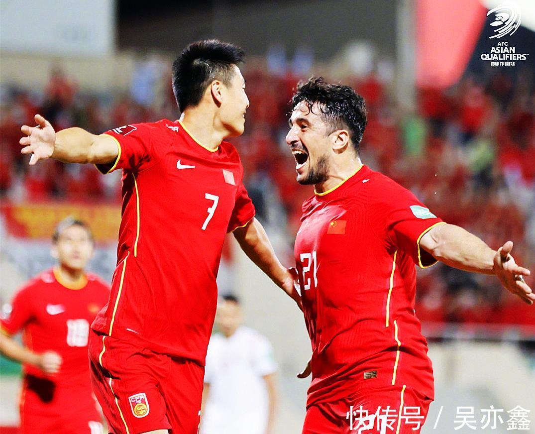 歸化|李霄鵬點(diǎn)兵國(guó)足:歸化國(guó)腳都還在 戴偉浚也來了 底線是不能輸越南