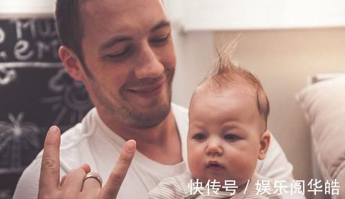 孩子|两个月宝宝就能交流?连医生都被萌化了,别忽略娃的感知能力