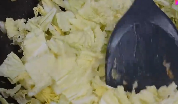 白菜梆子怎么炒好吃在炒之前多做1步,白菜梆子入味可口又下饭