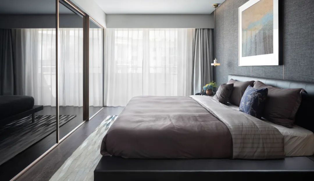 质感|148㎡现代高级灰，金属、玻璃与大理石，质感华丽的空间