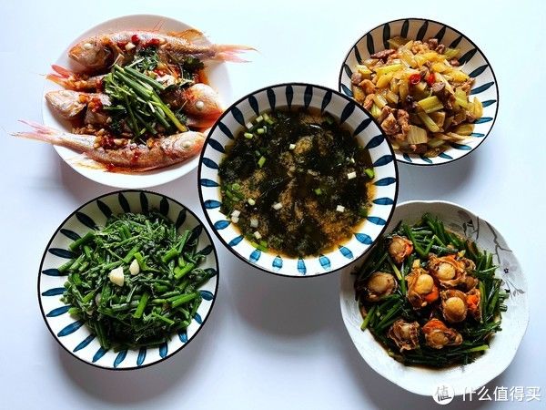 原材料|夫妻俩的午餐，鱼肉搭配共4菜1汤，网友：没有对比，就没有伤害