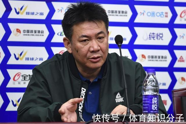 郎平|热门人选提前出局?中国女排新任主帅逐渐明朗,可能仅剩2选1