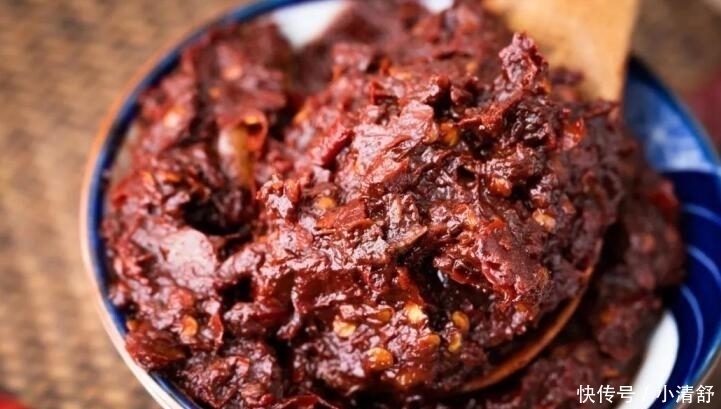 扑鼻|自从学会黄豆这种吃法,我家每年做5斤,酱香扑鼻,做一次能吃1年