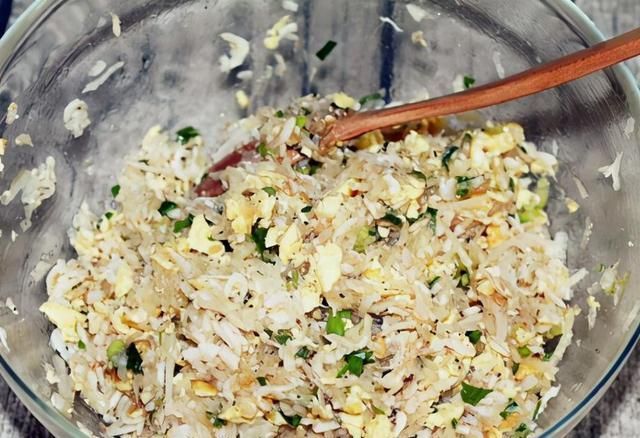 发胖|最近,我迷上了吃这饭,玉米面裹一圈,暄软馅香,营养足不发胖