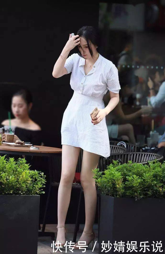 蕾丝|美女脚上搭配一双一字带高跟鞋,在视觉上面看上去更加富有气质感