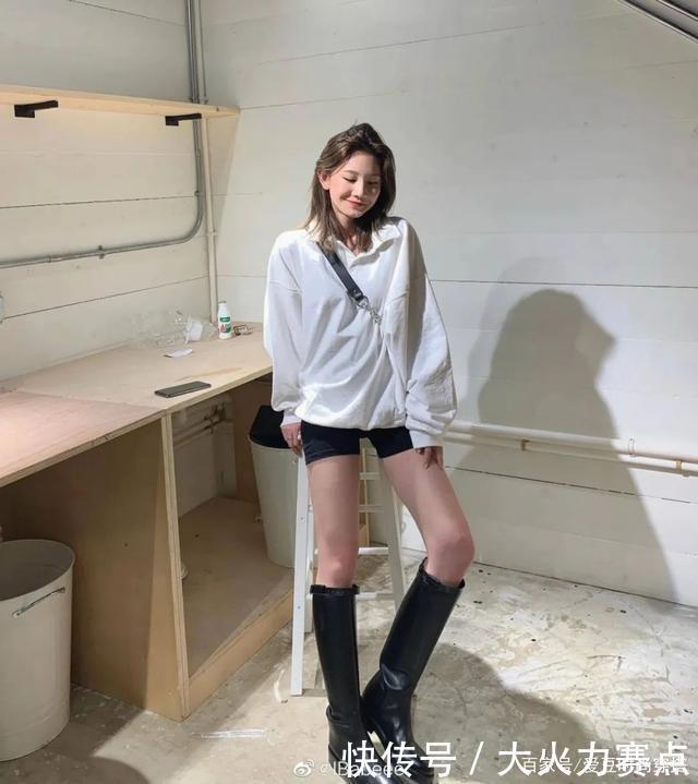  卫衣|卫衣这么穿，真的显胖又显矮